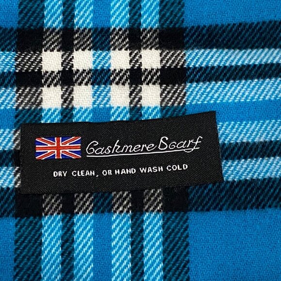 100% Cashmere Scarf Blue Black Plaid Fringe Rectangular  Made In England - Picture 5 of 5